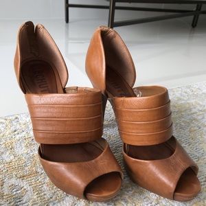Brown peep toe